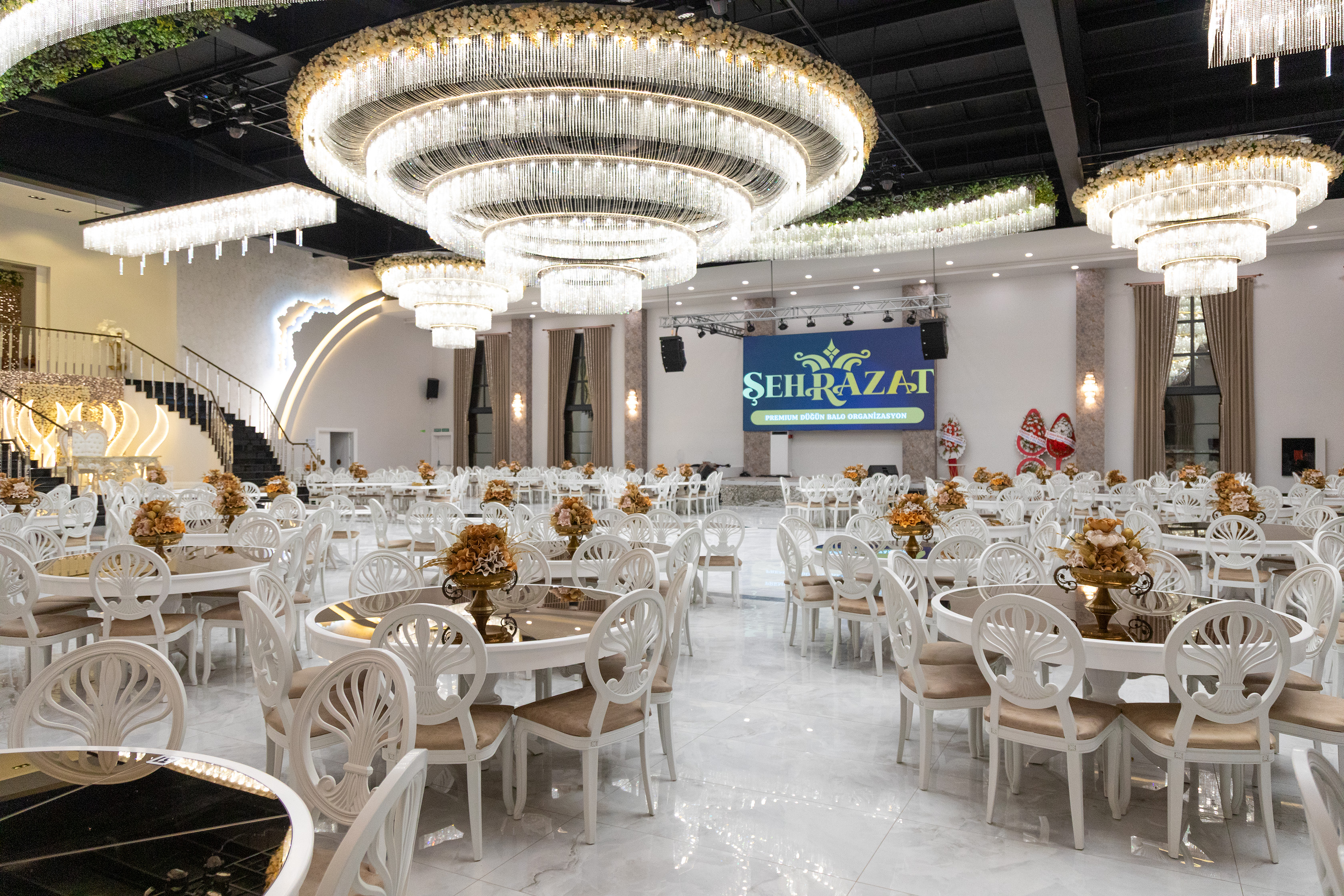 Gelin yolu dekorasyonu küçük